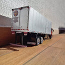 Miniatura Ford Cargo 2428 Baú (Escala 1/24)