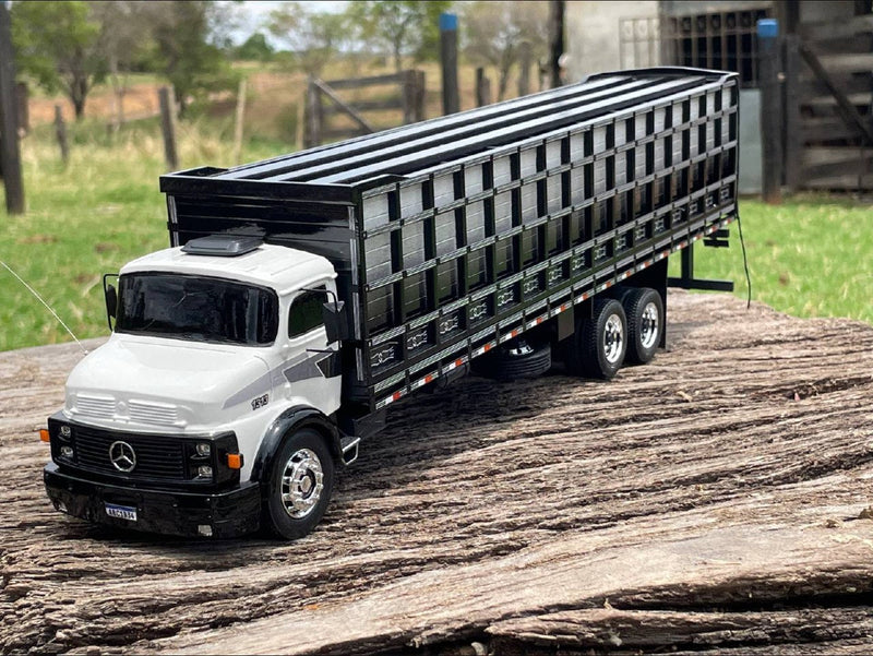 Caminhão Mercedes-Benz L-1313 Boiadeiro RC – Escala 1/24 (Controle Remoto)